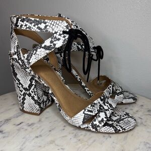 Gianni Bini Sandals Size 9.5 M snakeskin Vegan Leather shoes heels